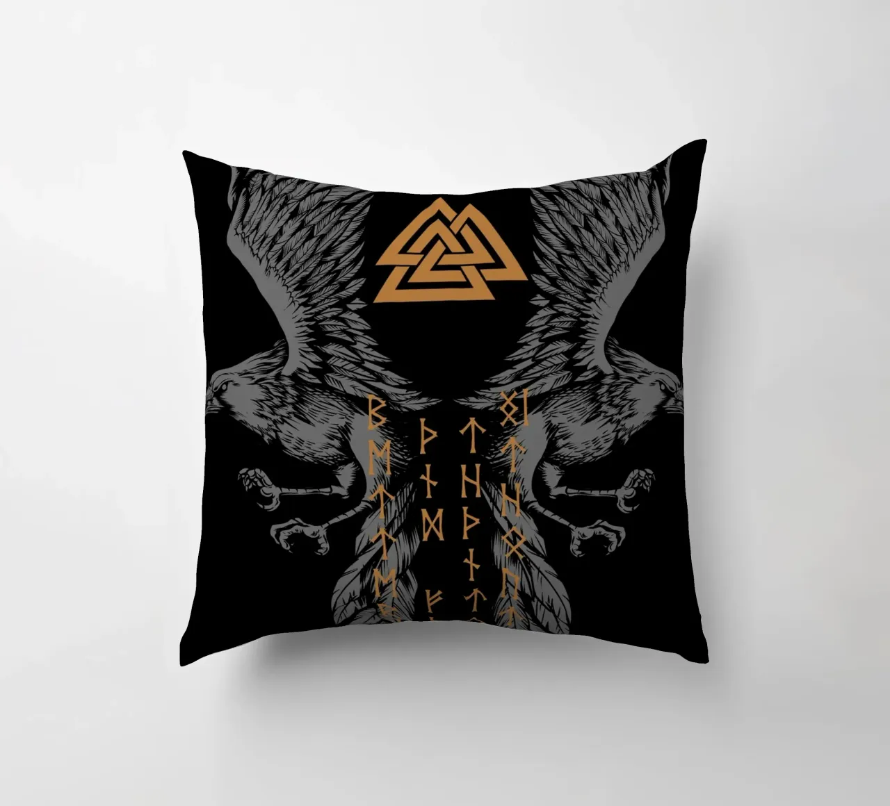 Hugin e Munin con rune e Valknut cuscino da pixelbull - medieval art and more
