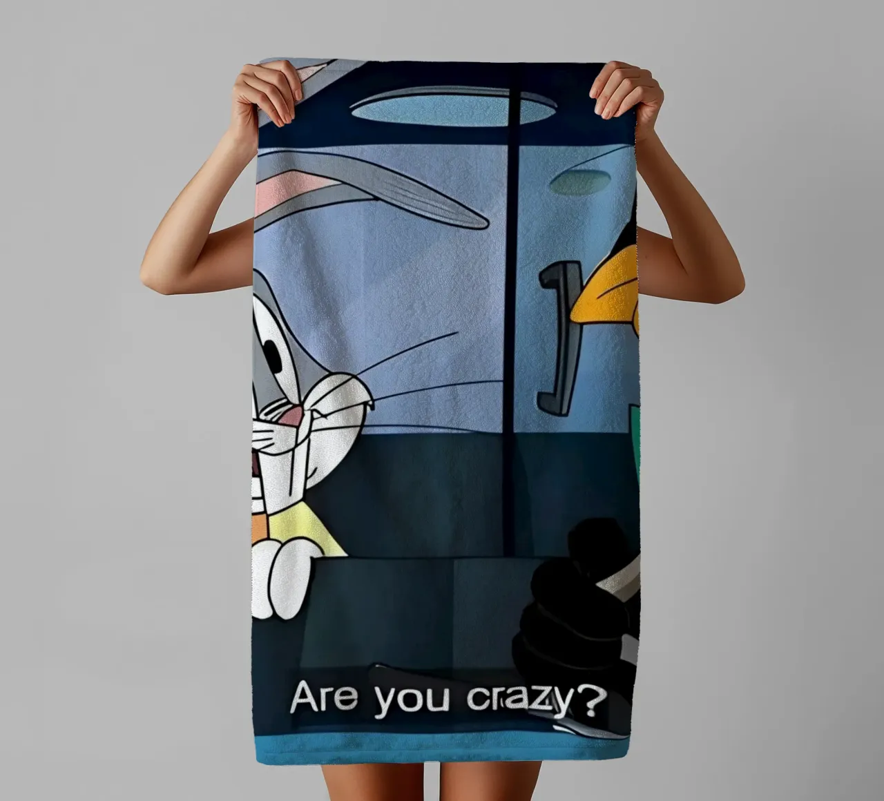 Bugs Bunny and Daffy Duck (are you crazy?) asciugamano da bagno da Low poly art
