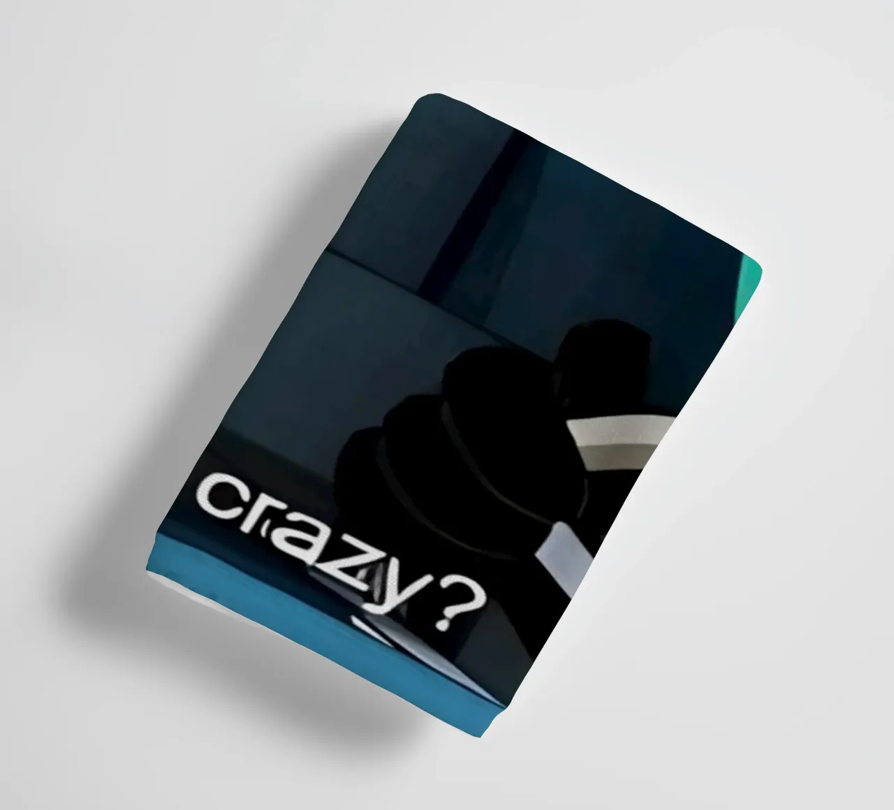 Bugs Bunny and Daffy Duck (are you crazy?) asciugamano da bagno da Low poly art