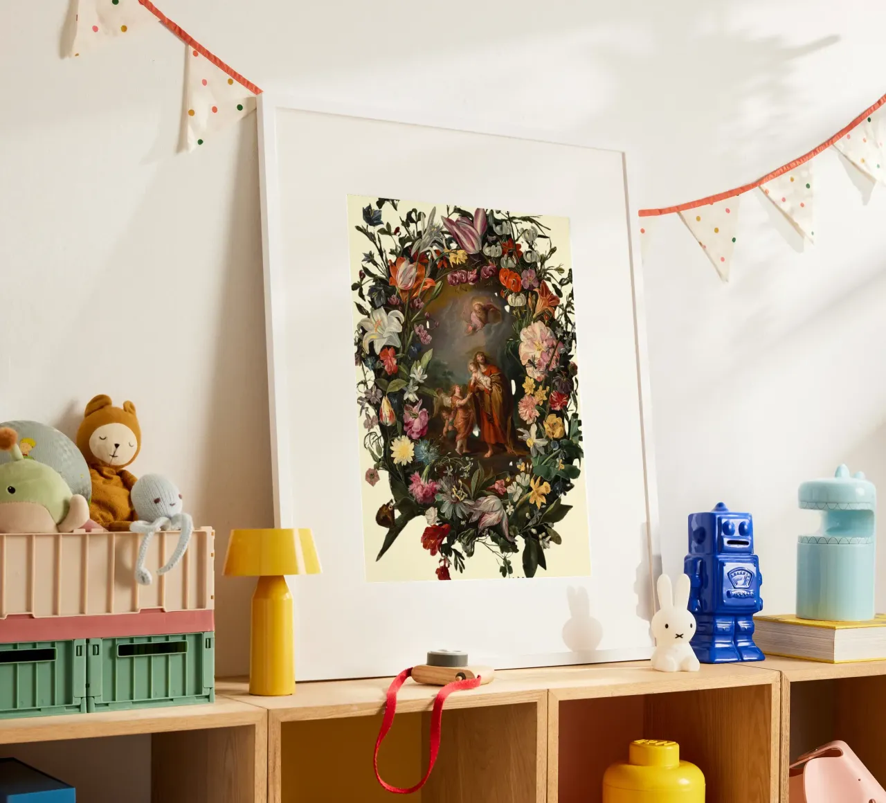 Gesù e angeli in una corona floreale, Arte classica poster con telaio in legno da vintagepod