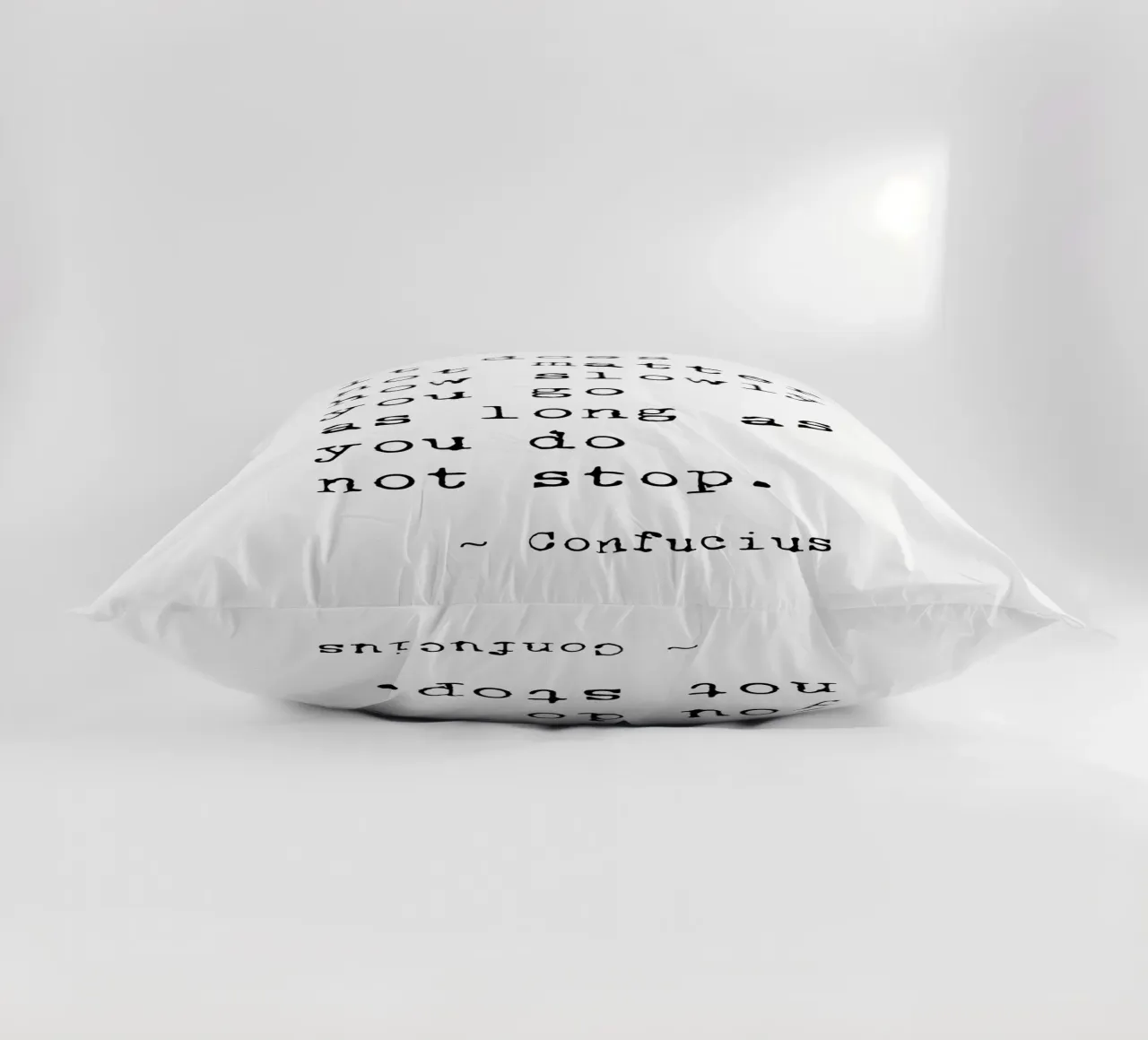 Do Not Stop - Confucius Typewriter cuscino da Typo Designs