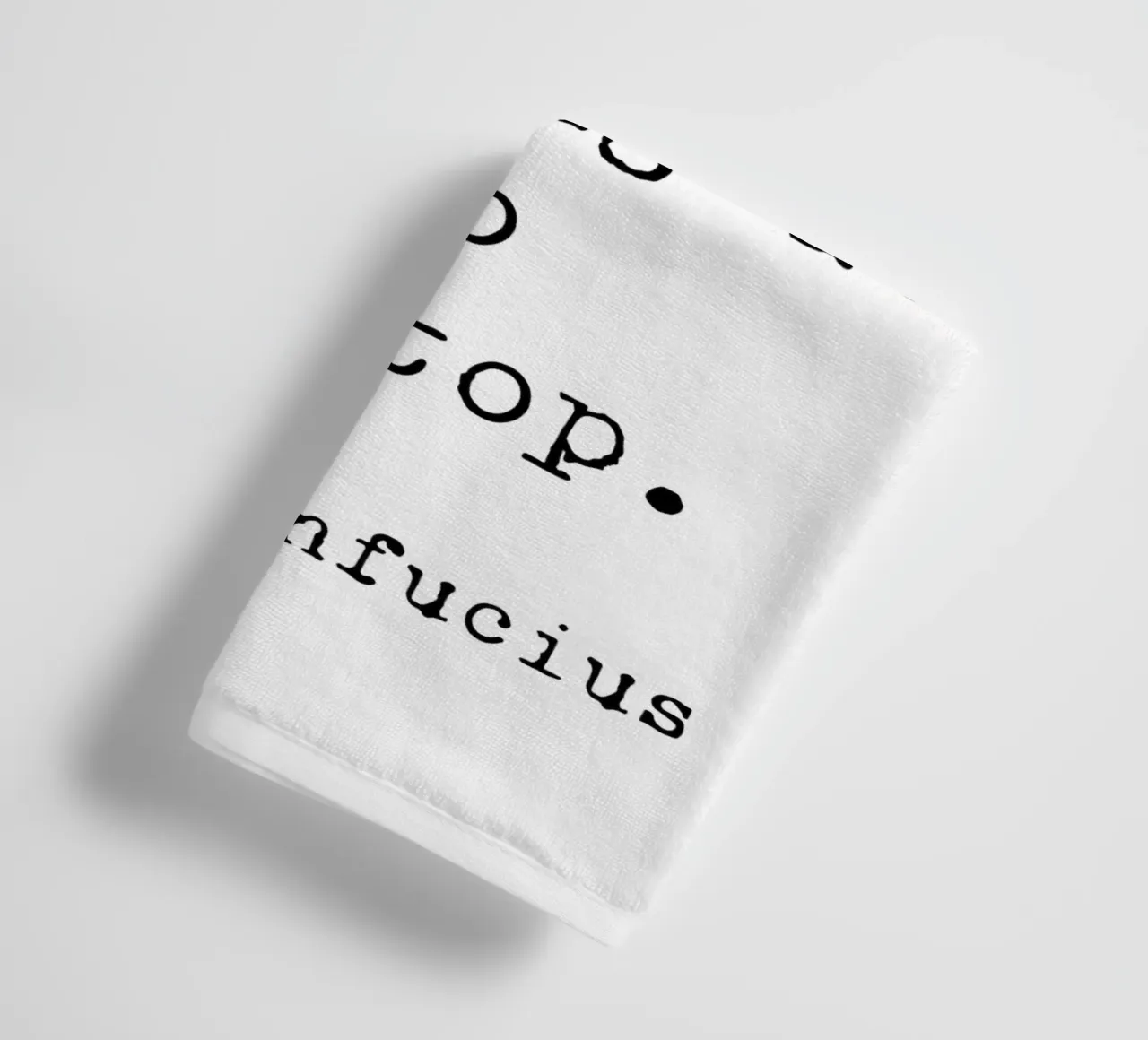 Do Not Stop - Confucius Typewriter badhanddoek van Typo Designs