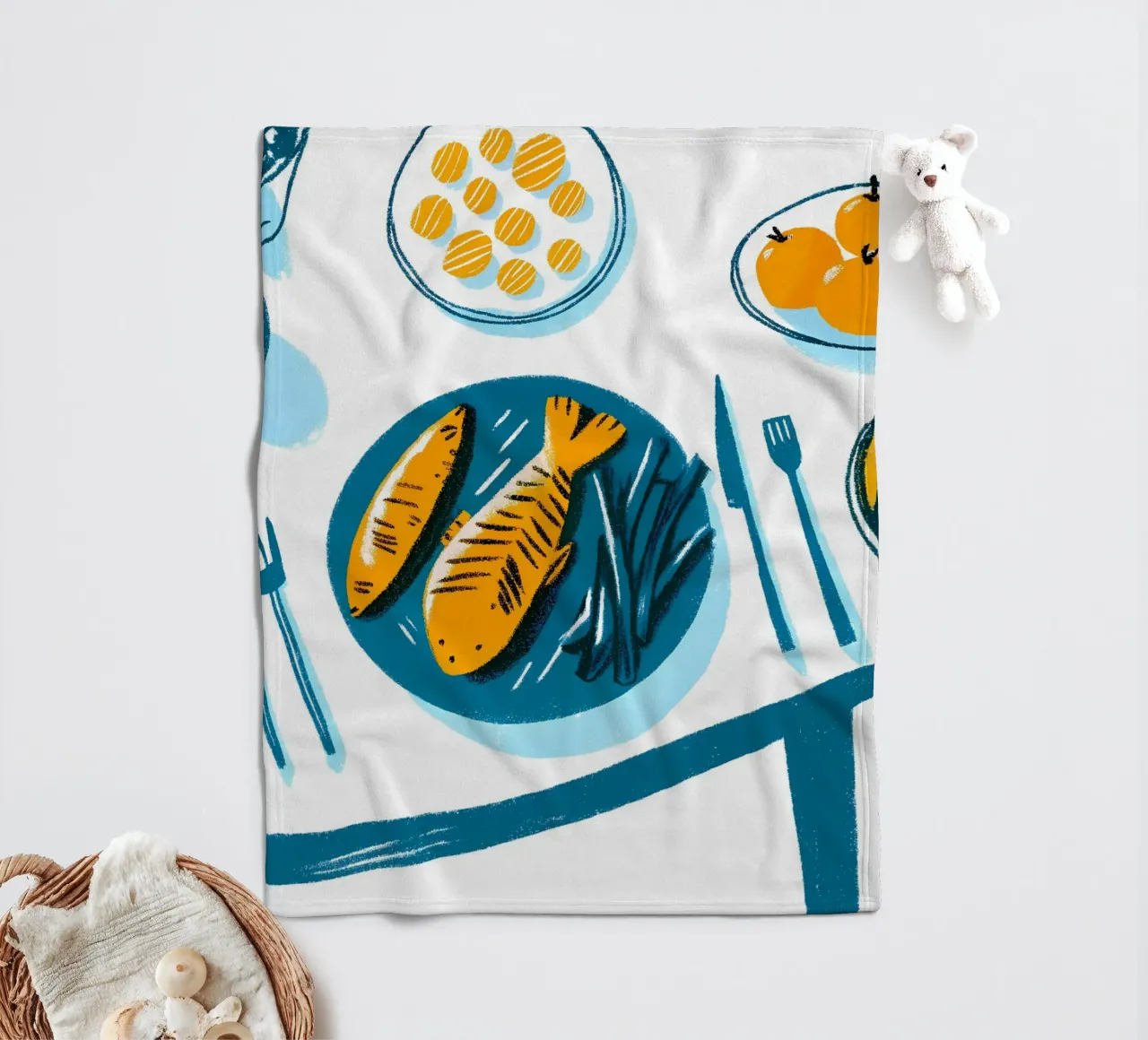 Fischfutter auf dem Teller Fleecedecke von PREKETEWE