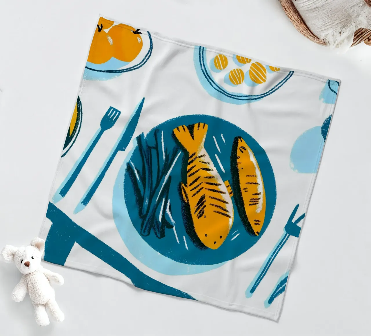 Fischfutter auf dem Teller Fleecedecke von PREKETEWE
