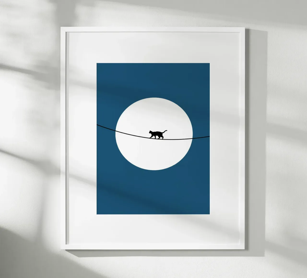 Gatto sul filo poster con telaio in alluminio da Leon Franke