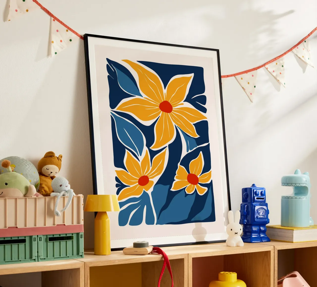 Fiori gialli su blu poster da Lisa Becker