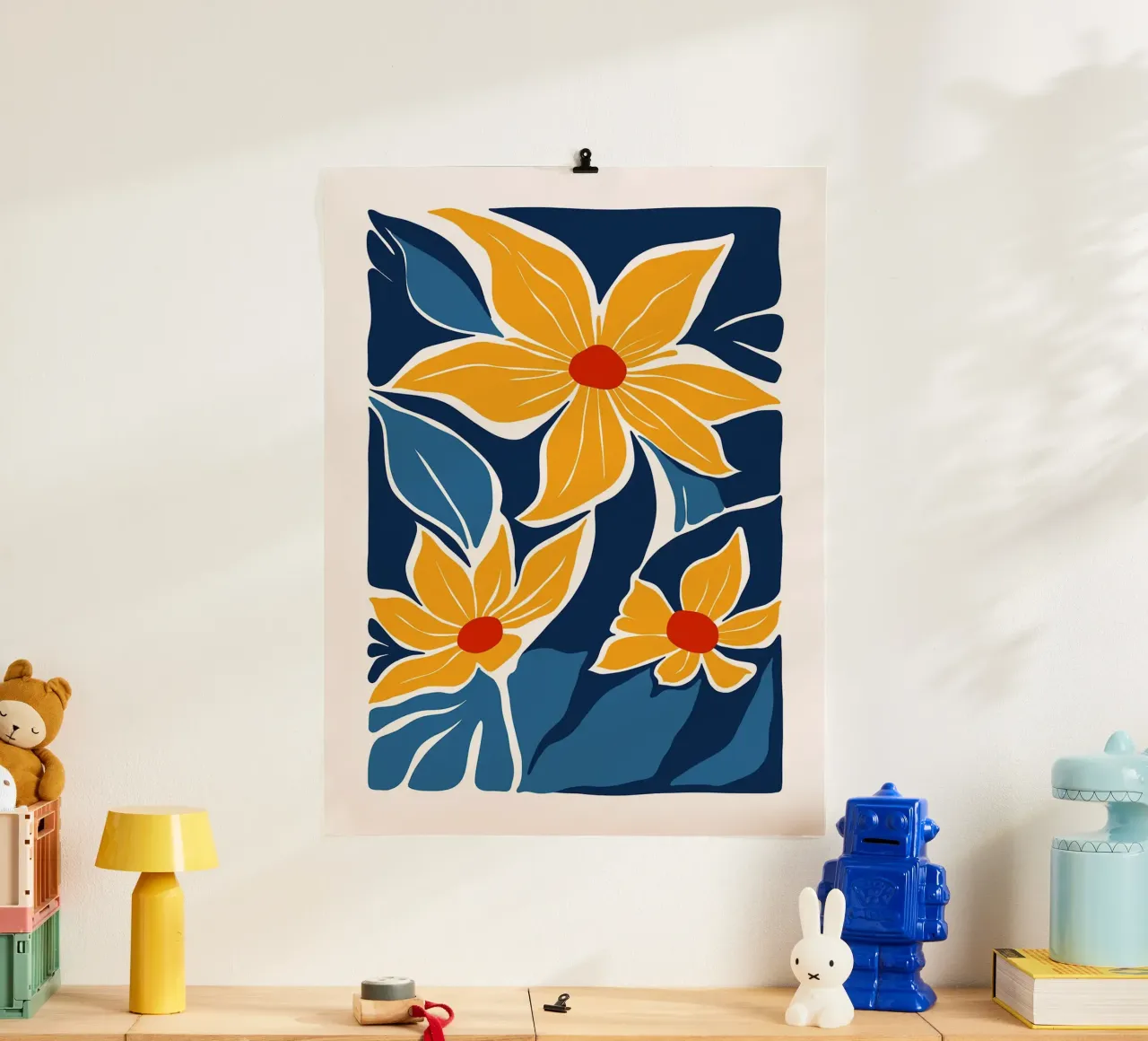 Fiori gialli su blu poster da Lisa Becker