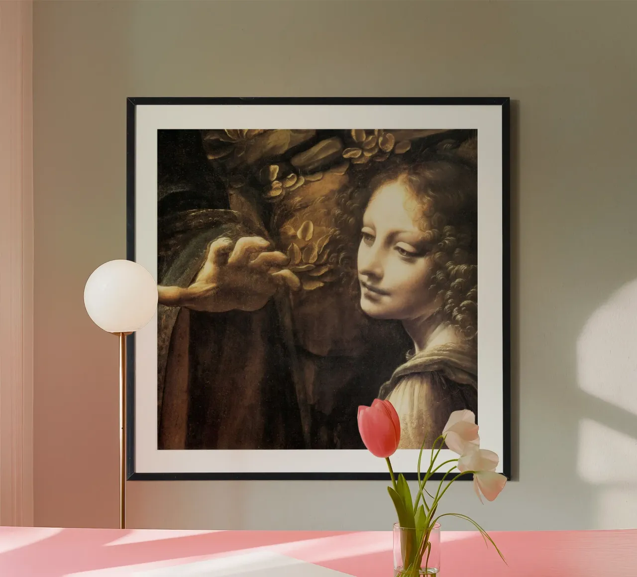 Madonna delle rocce (particolare) di Leonardo da Vinci poster con telaio in plastica da James McIntosh