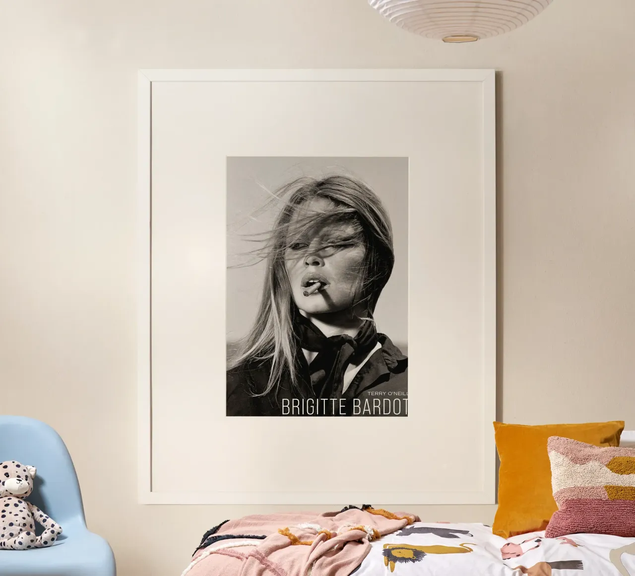 Terry O'Neill - Brigitte Bardot poster con telaio in plastica da vintgeseyn