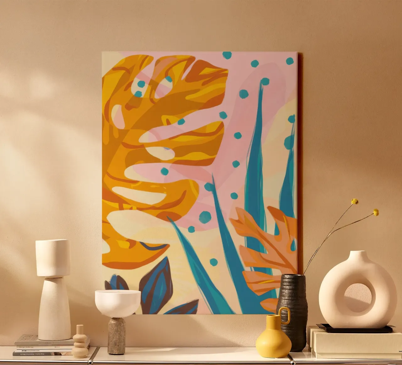 Sonnengeküsster Botanischer Pop Leinwand mit Schattenfugenrahmen von Orchid Patina