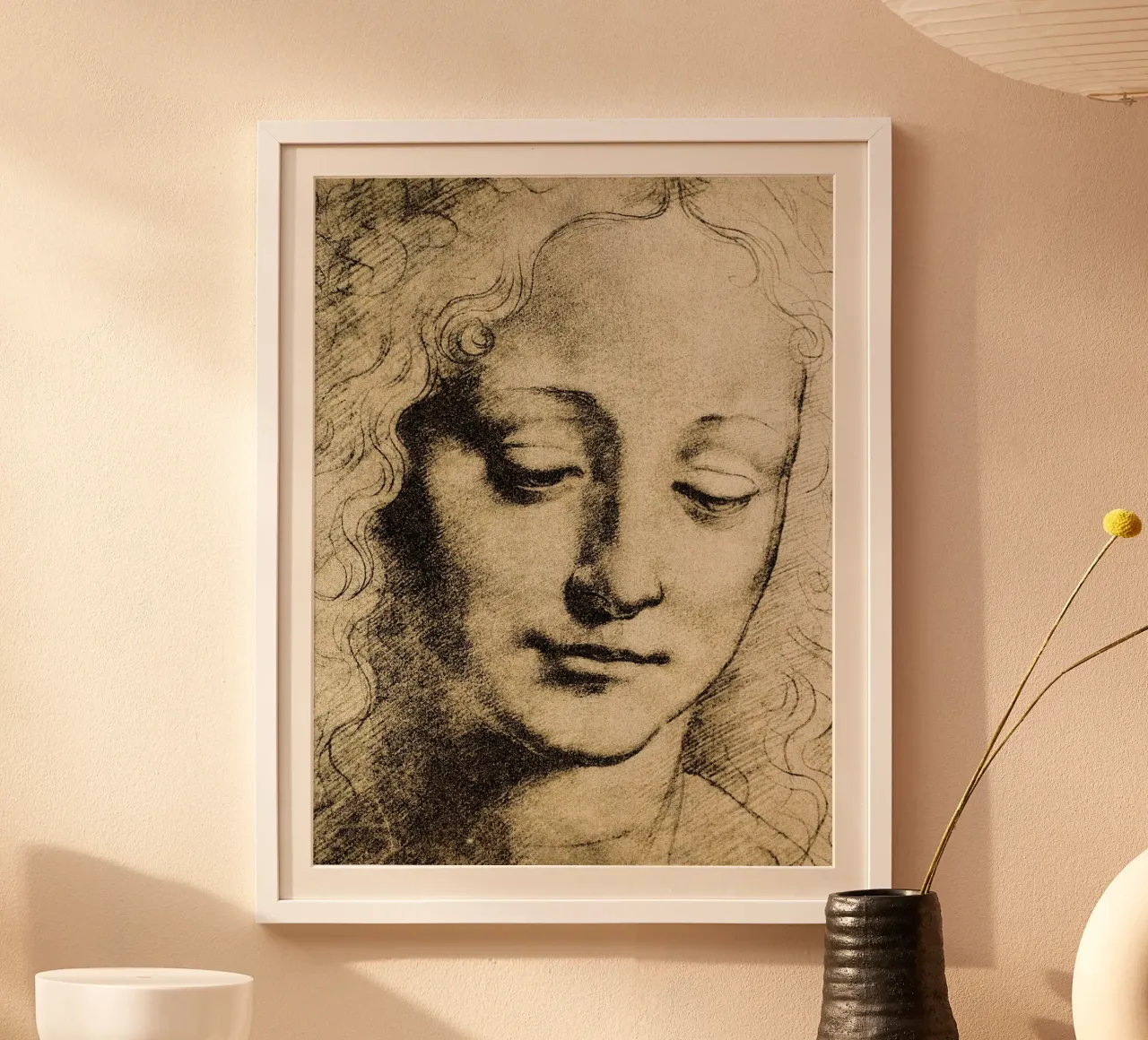 Testa di giovane di Leonardo da Vinci poster con telaio in legno da James McIntosh