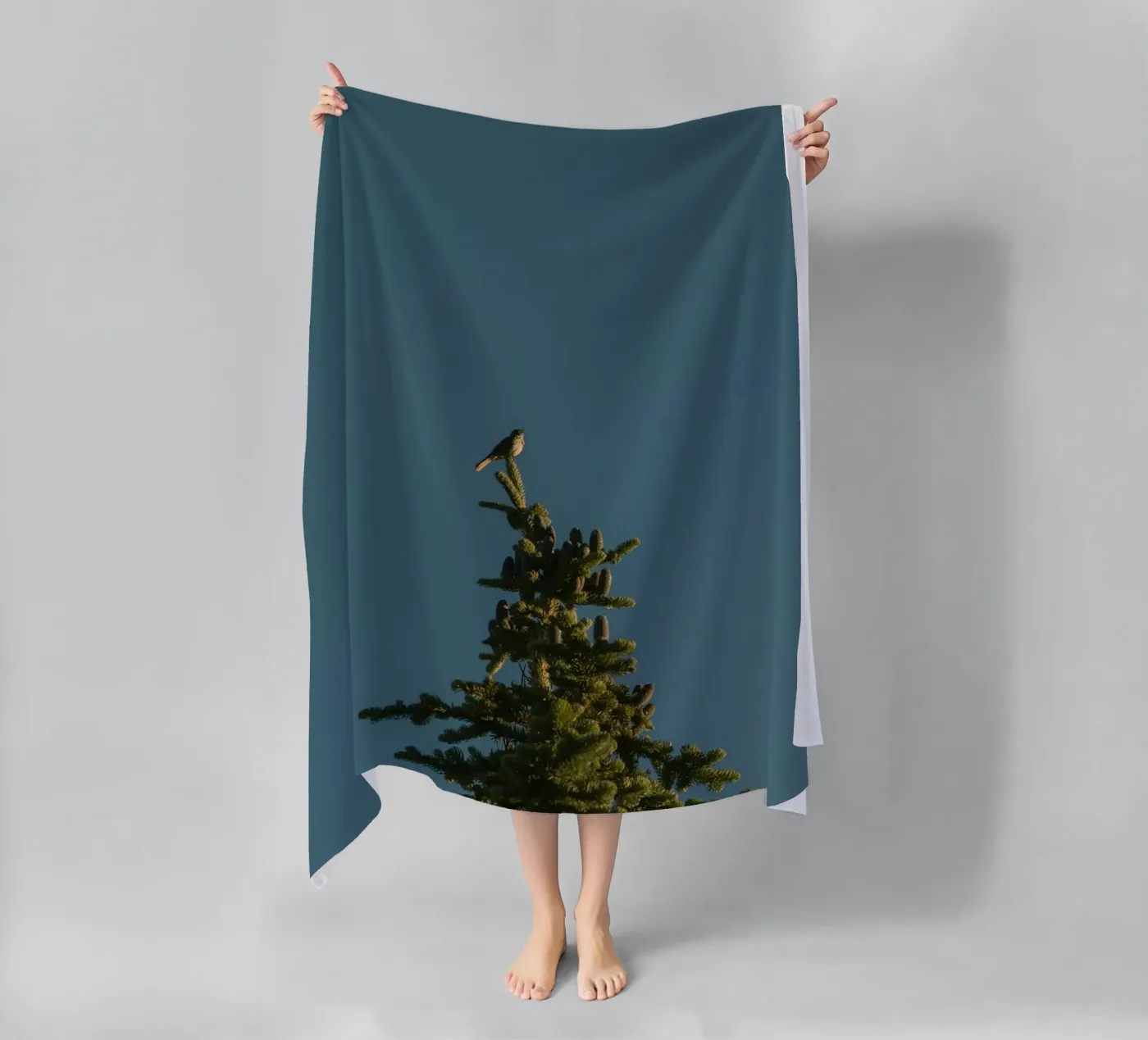 pine tree strandhanddoek van Earthly Visions