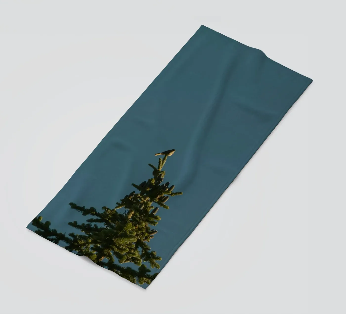 pine tree strandhanddoek van Earthly Visions