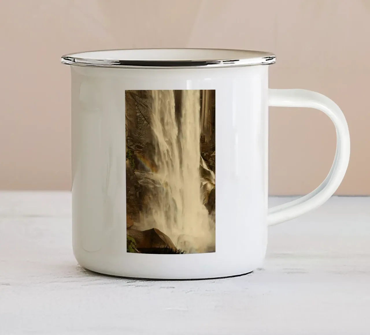cascata tazza in smalto da Earthly Visions