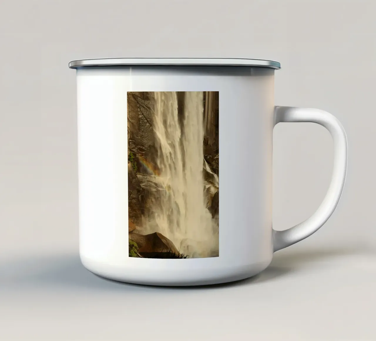 cascata tazza in smalto da Earthly Visions