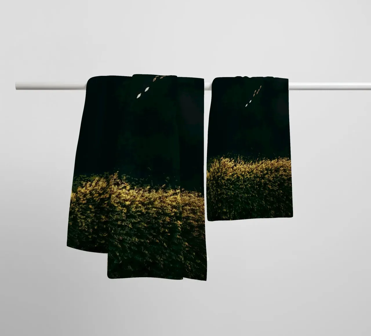 cespuglio di fiori asciugamano da bagno da Earthly Visions