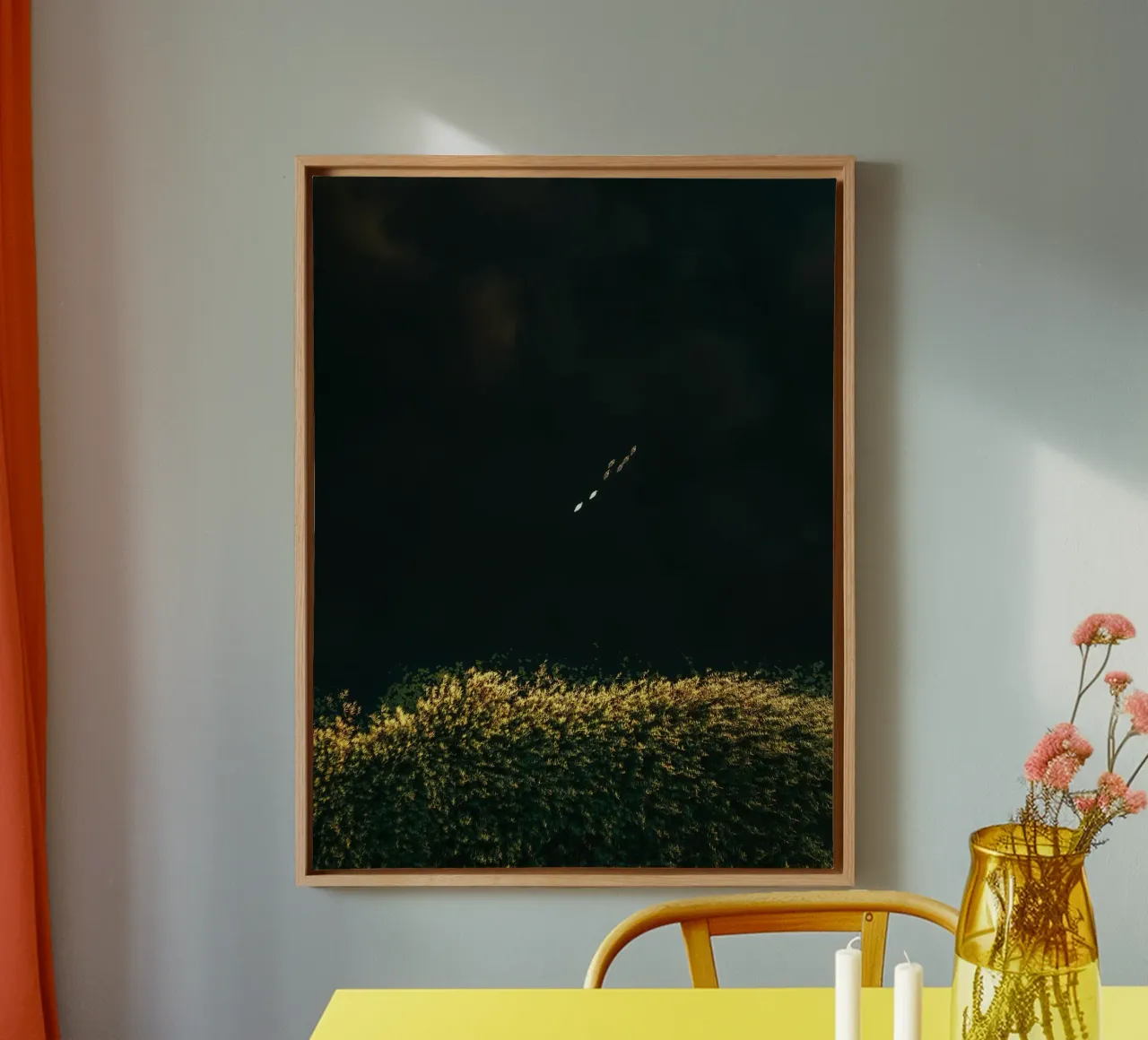 cespuglio di fiori tela con Cornice a cassetta da Earthly Visions