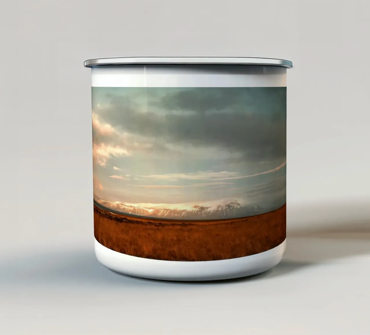 tramonto sul prato tazza in smalto da Earthly Visions