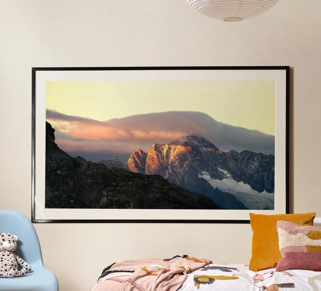 pendio di montagna all'alba poster da Earthly Visions
