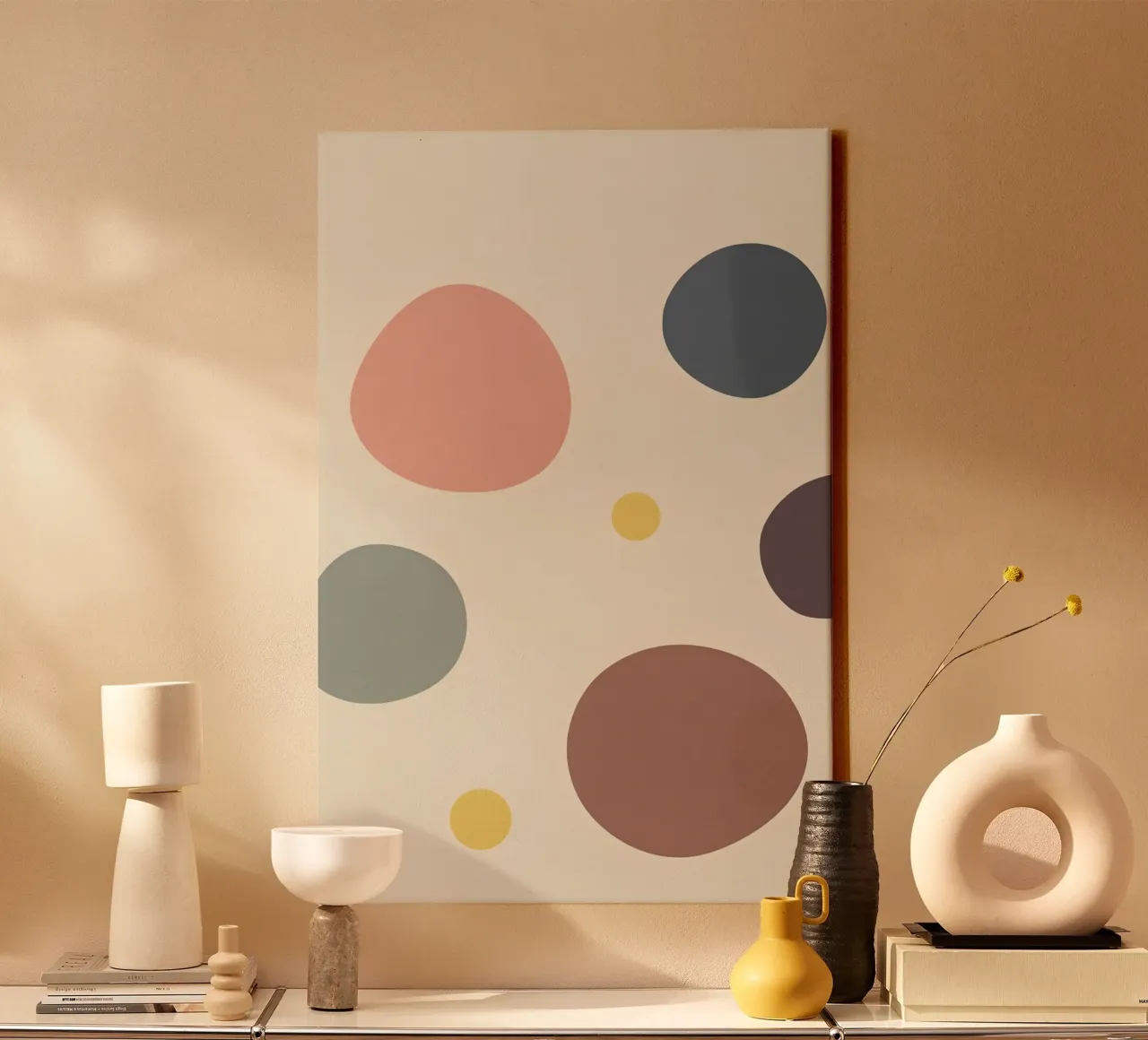 Abstracte Schikking van Gekleurde Ronde Vormen op Beige canvas met Baklijst van DesignDoodle