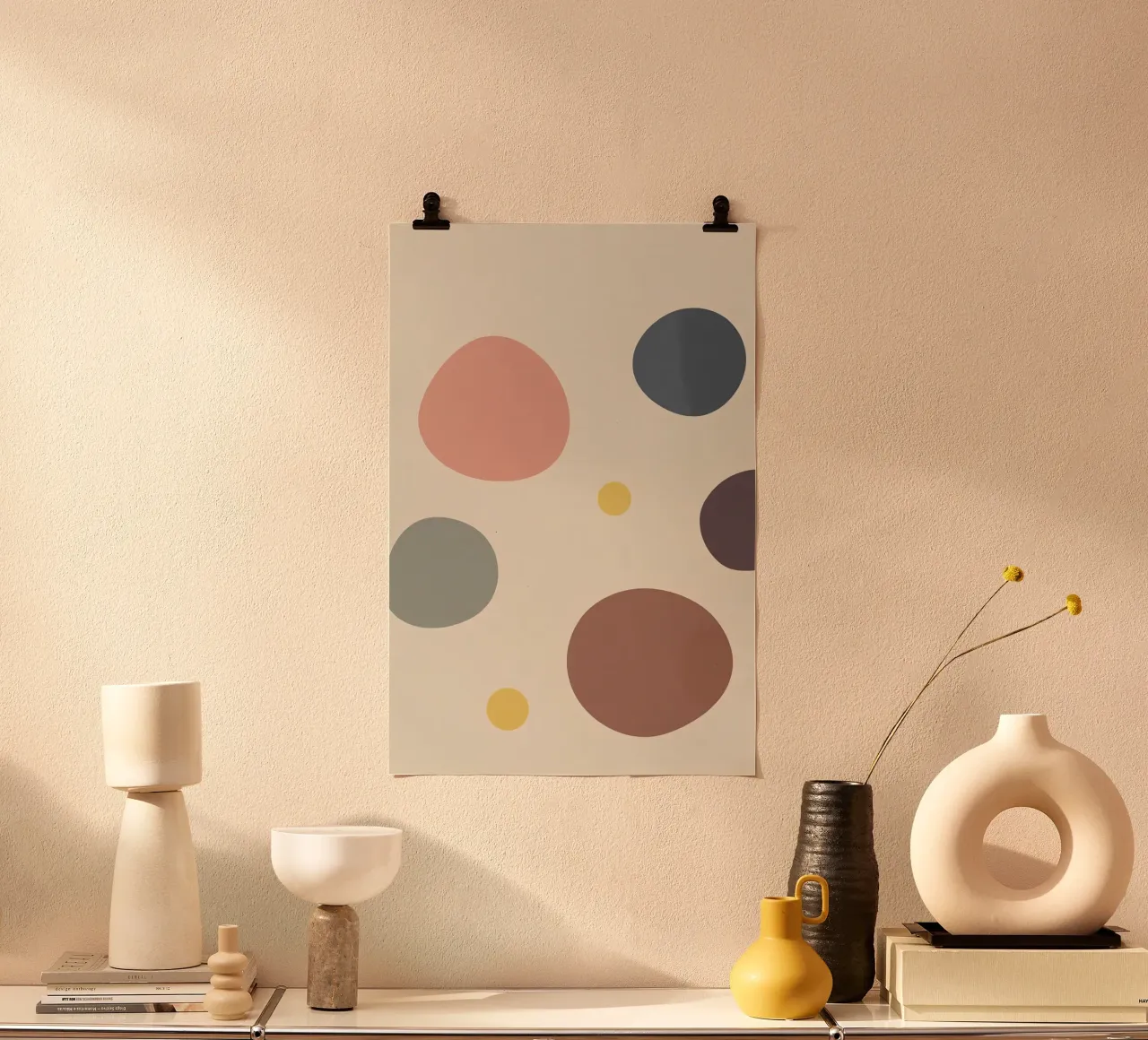 Disposizione astratta di forme arrotondate colorate su sfondo beige poster con telaio in plastica da DesignDoodle