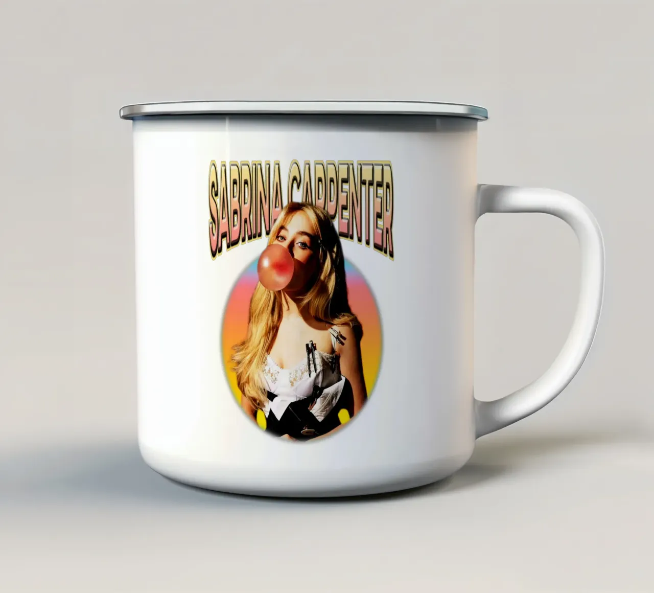 Sabrina Carpenter pop tazza in smalto da mannys_artt