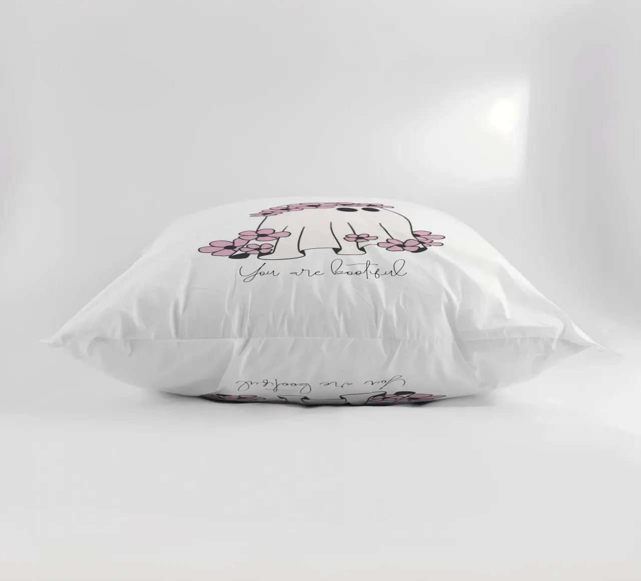 Your are Bootiful cuscino da ArtDesign by KBK