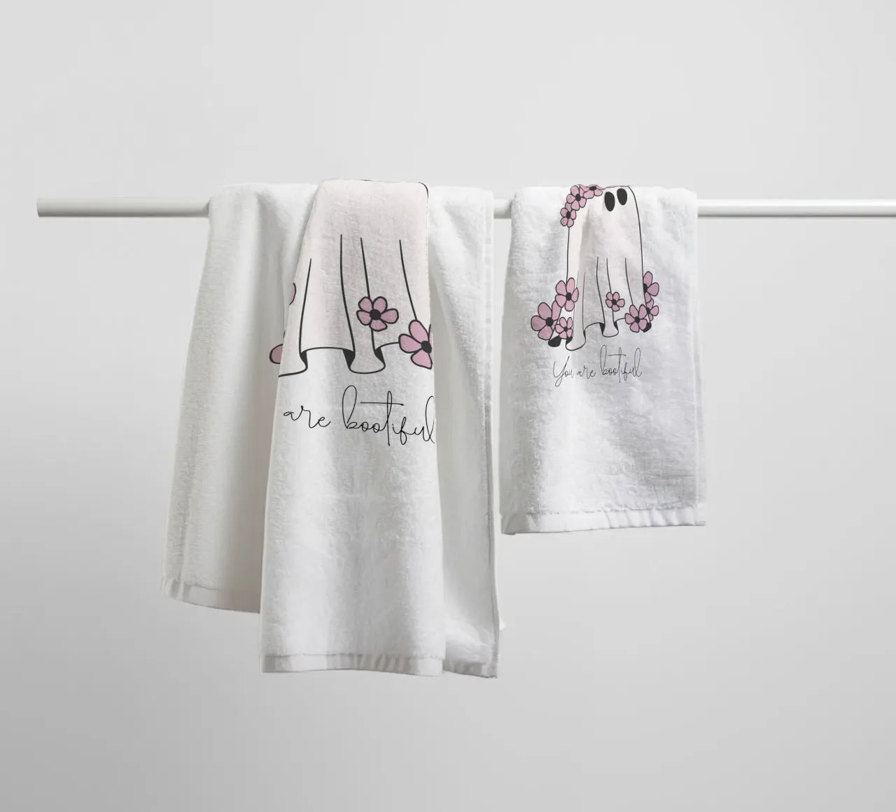 Your are Bootiful asciugamano da bagno da ArtDesign by KBK