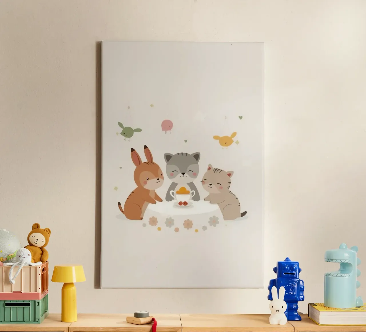 Animales de dibujos animados en la mesa con taza de té y adornos colgantes lienzo con Marco flotante de DesignDoodle