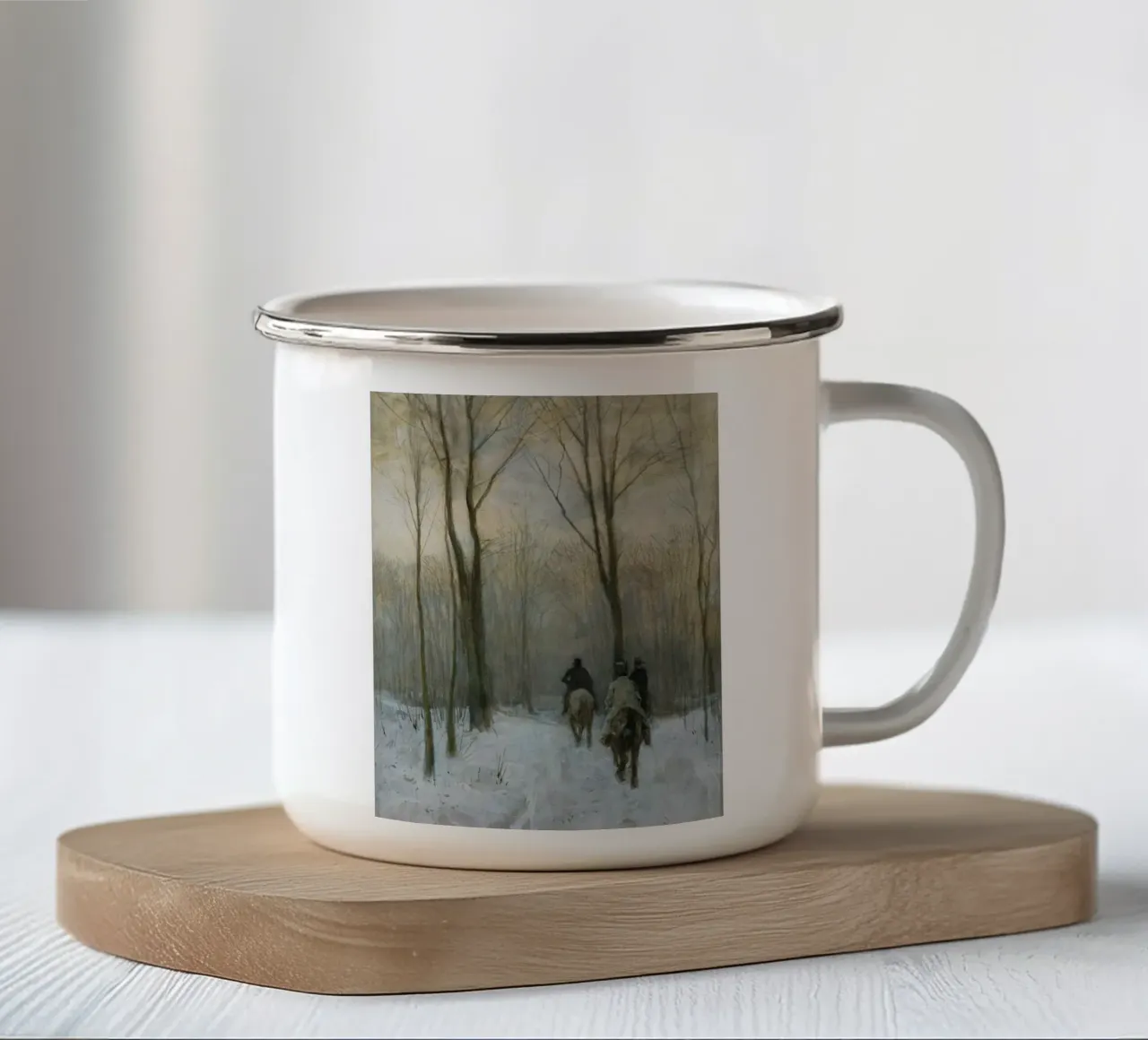 Tre cavalieri in un bosco invernale innevato sotto alberi spogli tazza in smalto da Studio Vibe