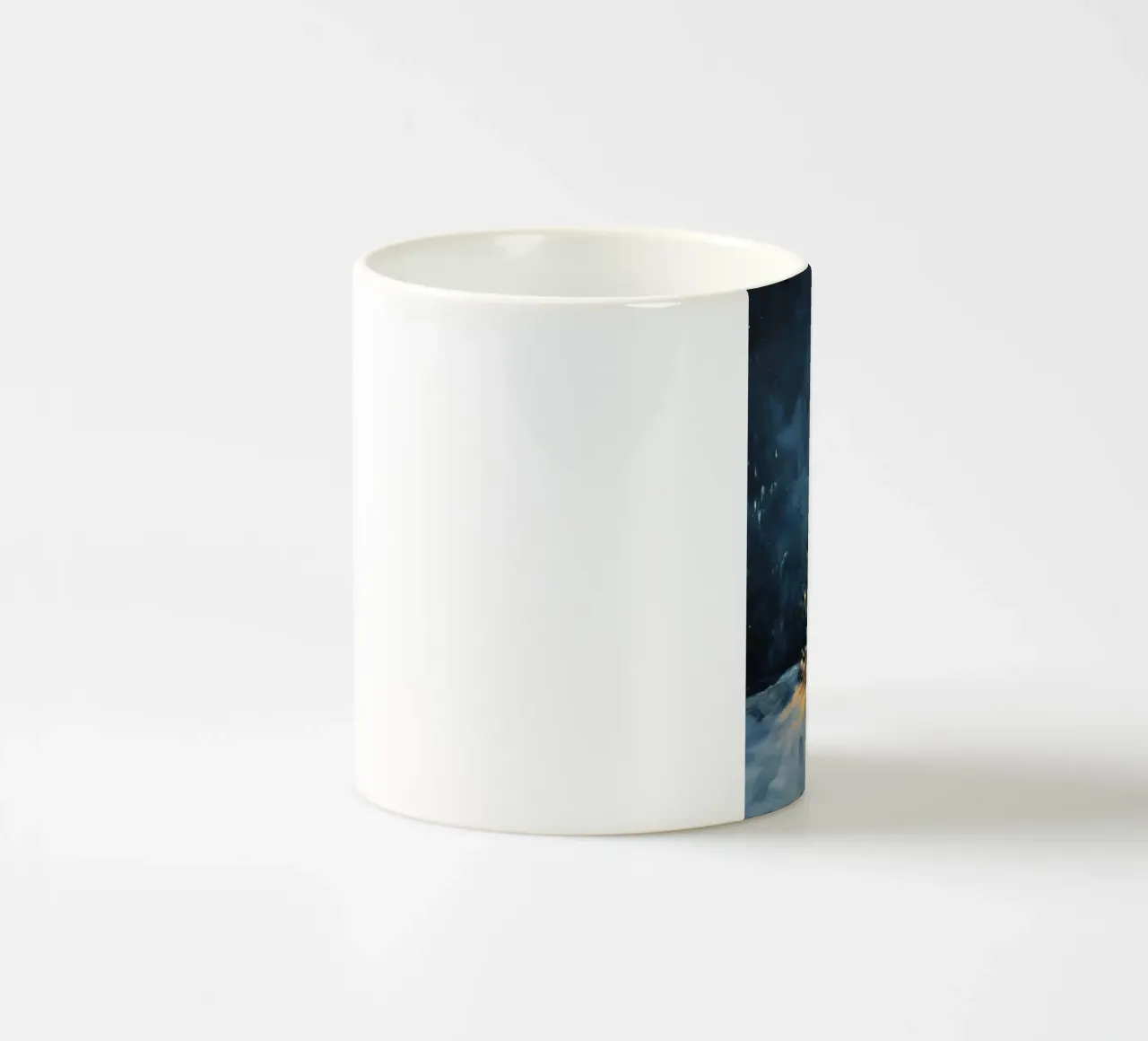 Albero di Natale luminoso nella neve con una stella scintillante tazza in ceramica da Studio Vibe