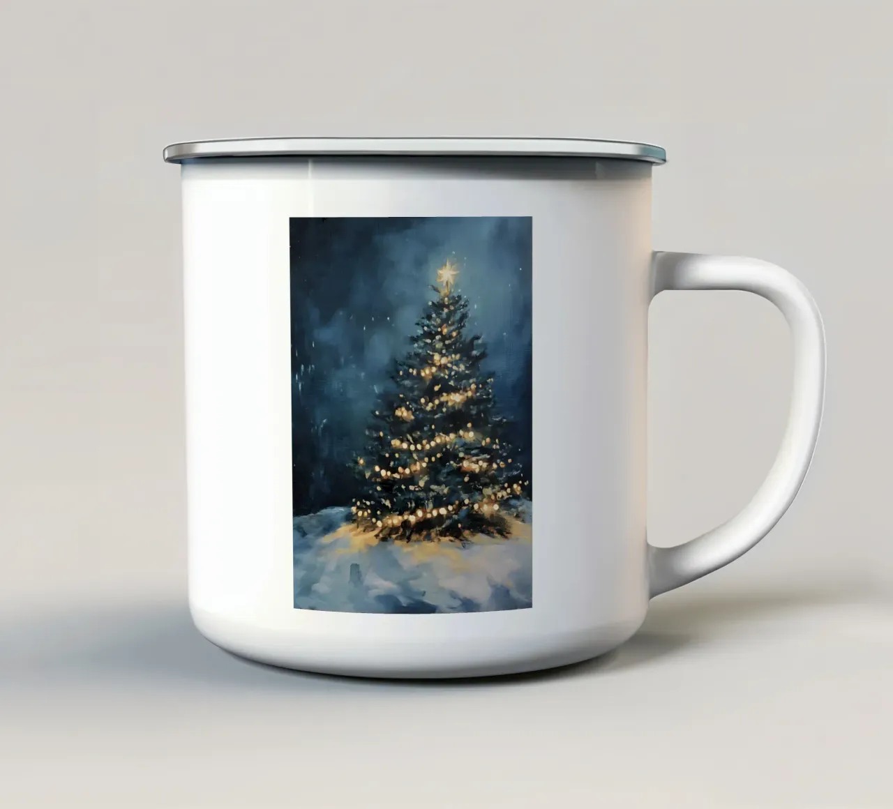 Albero di Natale luminoso nella neve con una stella scintillante tazza in smalto da Studio Vibe