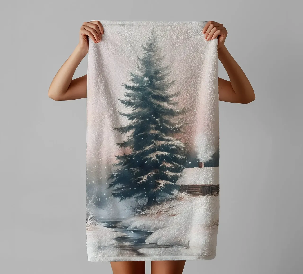 Romantico rifugio invernale in una foresta innevata con ruscello asciugamano da bagno da Studio Vibe