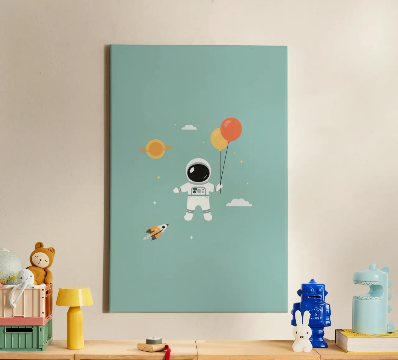 Astronauta de dibujos animados con globos en el espacio lienzo con Marco flotante de DesignDoodle