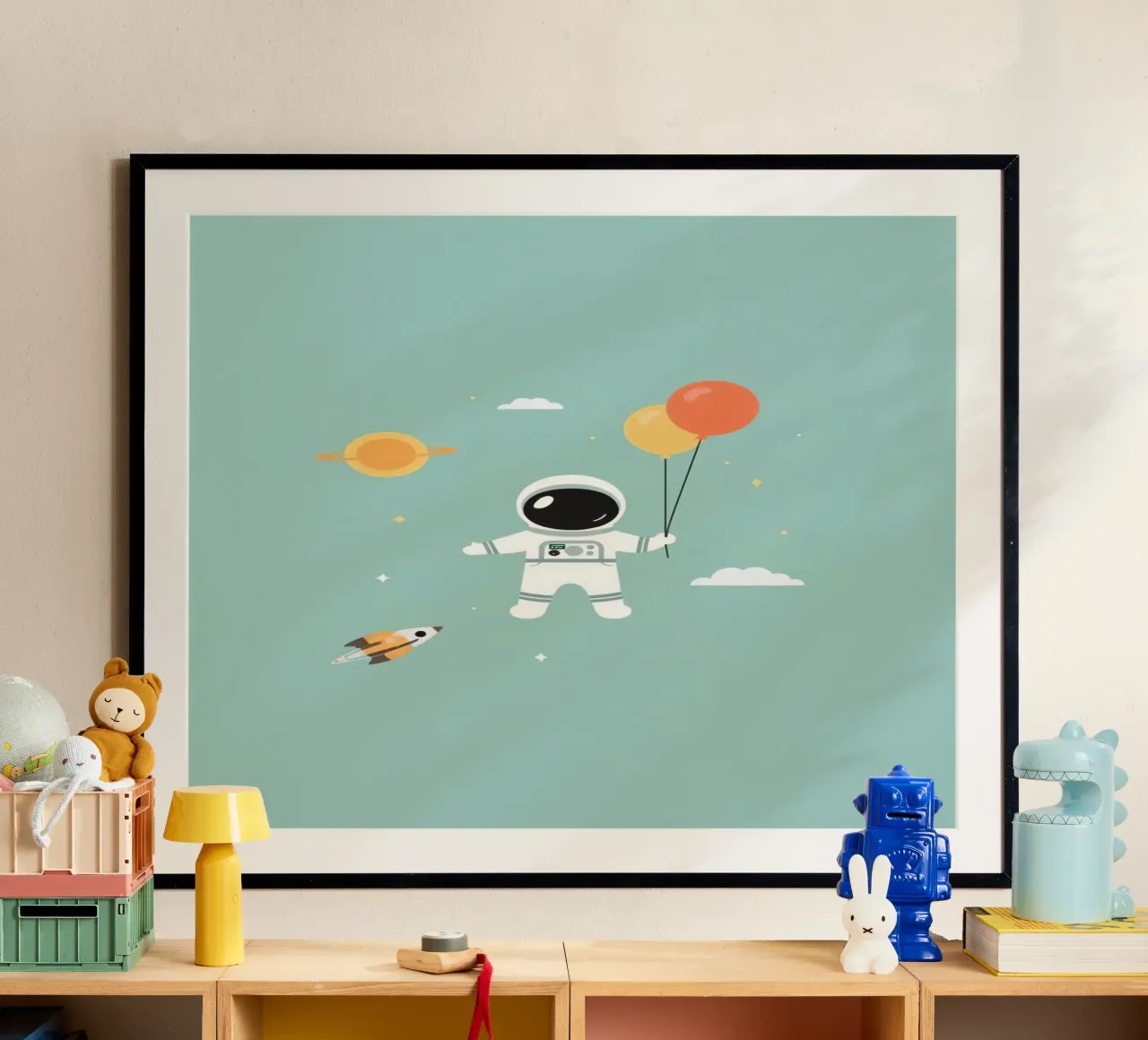 Cartone animato Astronauta con palloncini nello spazio poster con telaio in legno da DesignDoodle