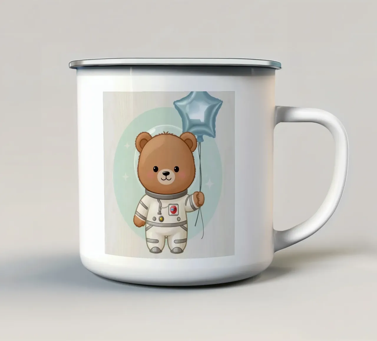 Orso astronauta dei cartoni animati con in mano un palloncino a forma di stella tazza in smalto da DesignDoodle