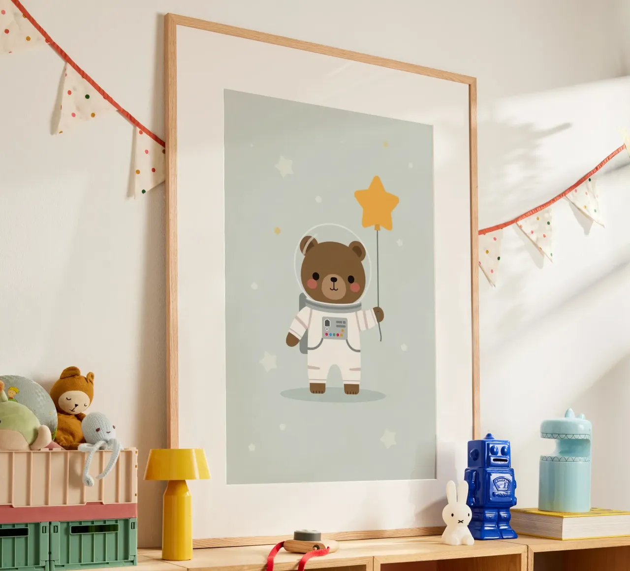 Carino l'orso astronauta dei cartoni animati con palloncino a stella poster da DesignDoodle