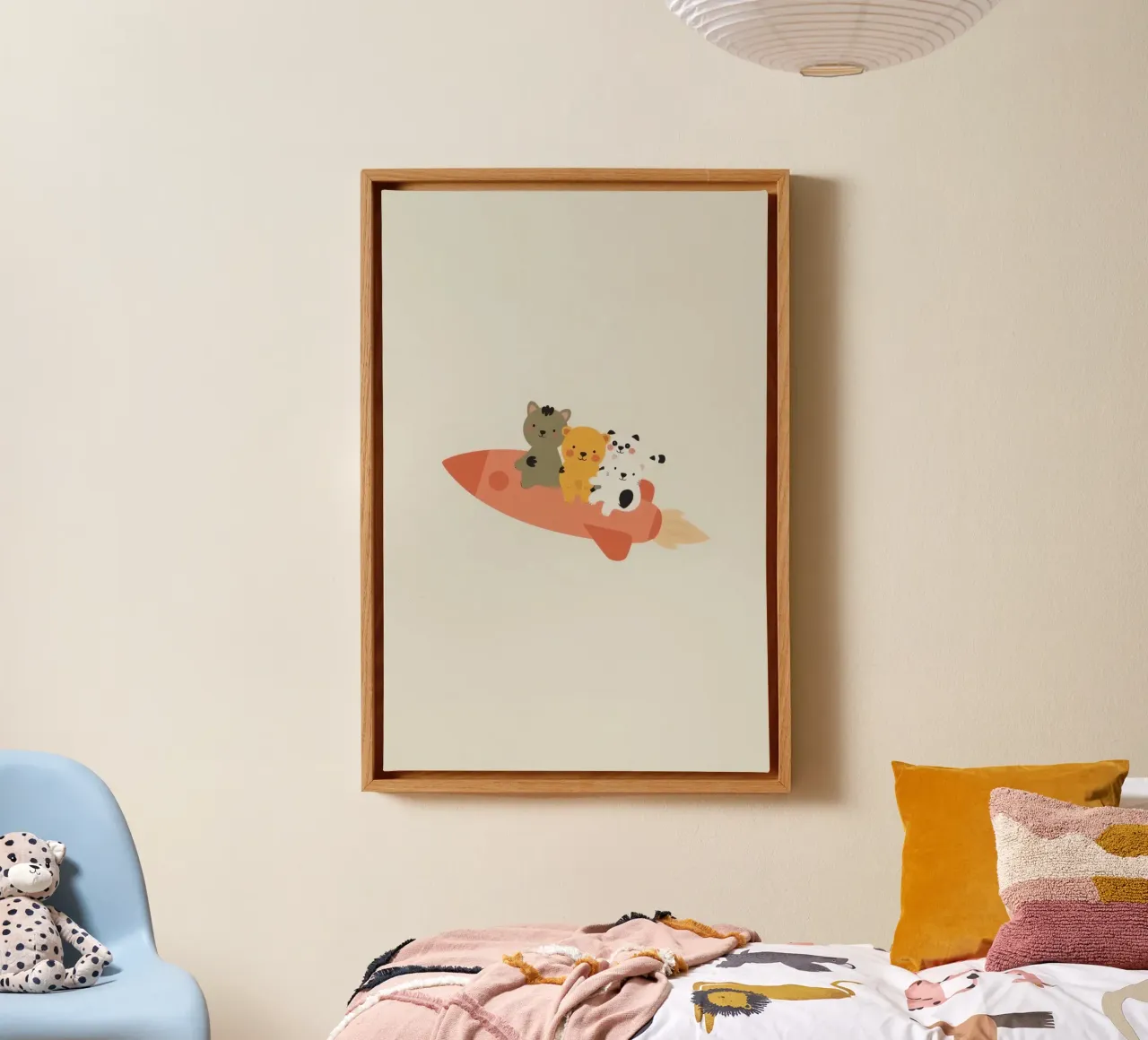 Orsetti simpatici dei cartoni animati che cavalcano un razzo rosso tela con Cornice a cassetta da DesignDoodle