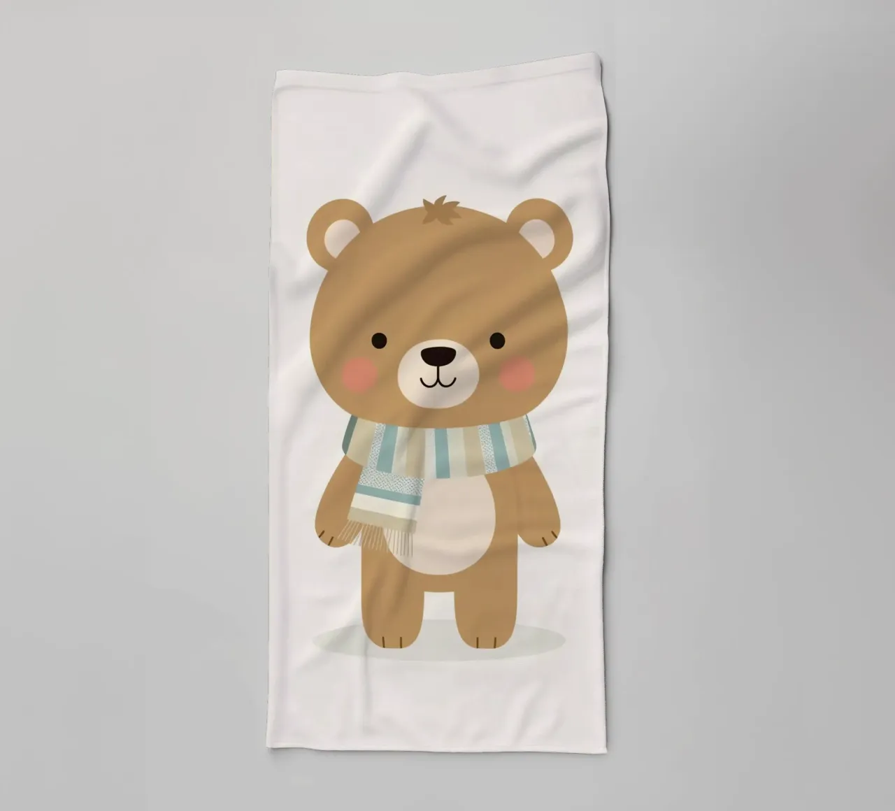 Simpatico orso marrone dei cartoni animati con sciarpa a righe asciugamano da bagno da DesignDoodle