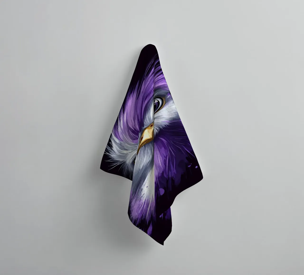 Gallina di seta in viola asciugamano da bagno da pixelbull - medieval art and more