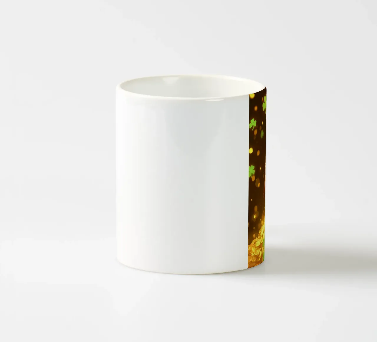 Volpe su oro con trifoglio portafortuna tazza in ceramica da pixelbull - medieval art and more