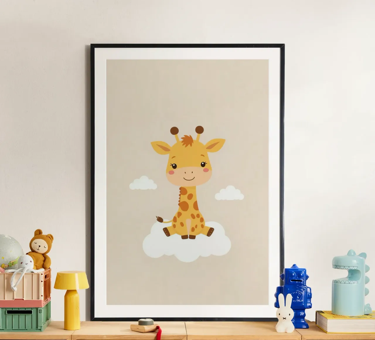 Carino cartone animato Giraffa seduto su una nuvola poster da DesignDoodle