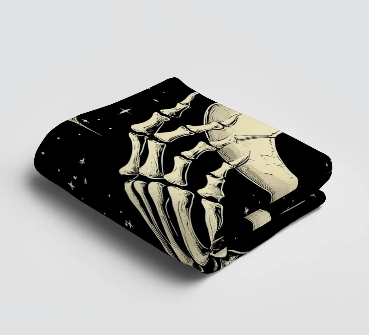 Mano di scheletro con luna crescente nel cosmo asciugamano da bagno da pixelbull - medieval art and more