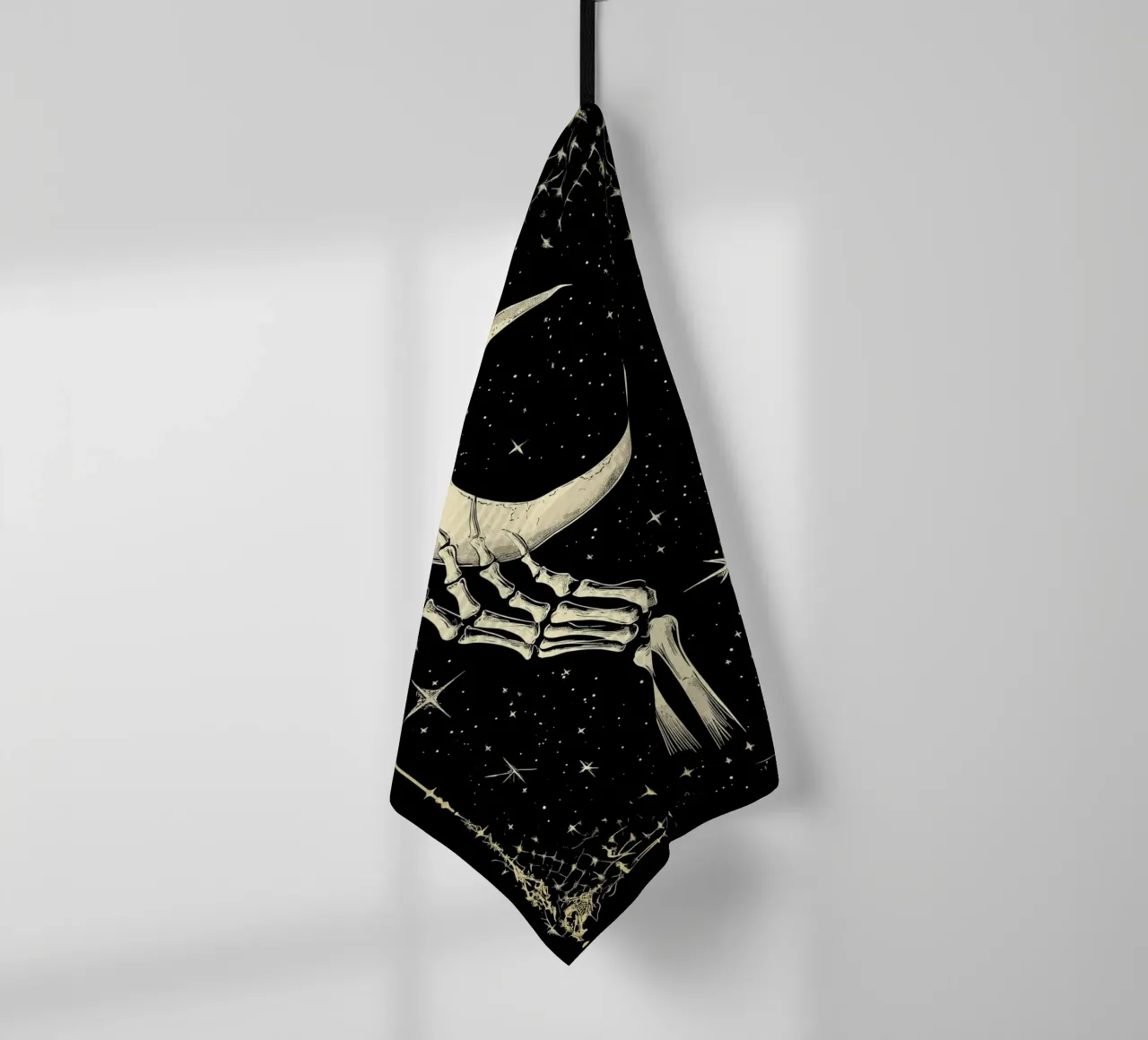 Mano di scheletro con luna crescente nel cosmo canovaccio da cucina da pixelbull - medieval art and more