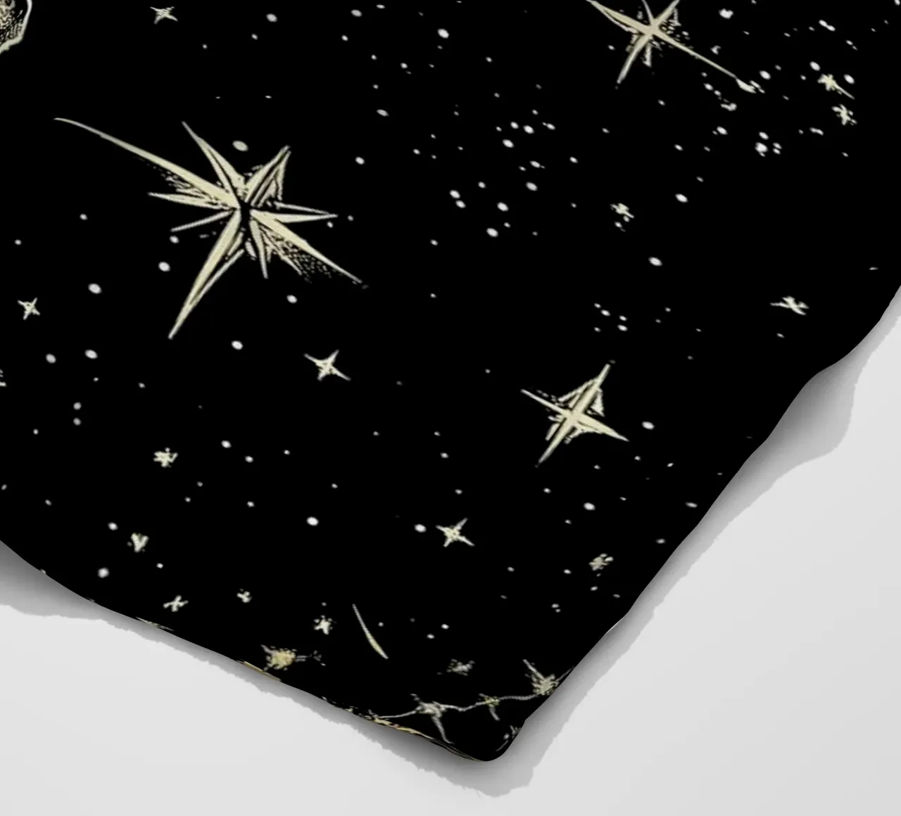 Mano di scheletro con luna crescente nel cosmo coperta in pile da pixelbull - medieval art and more