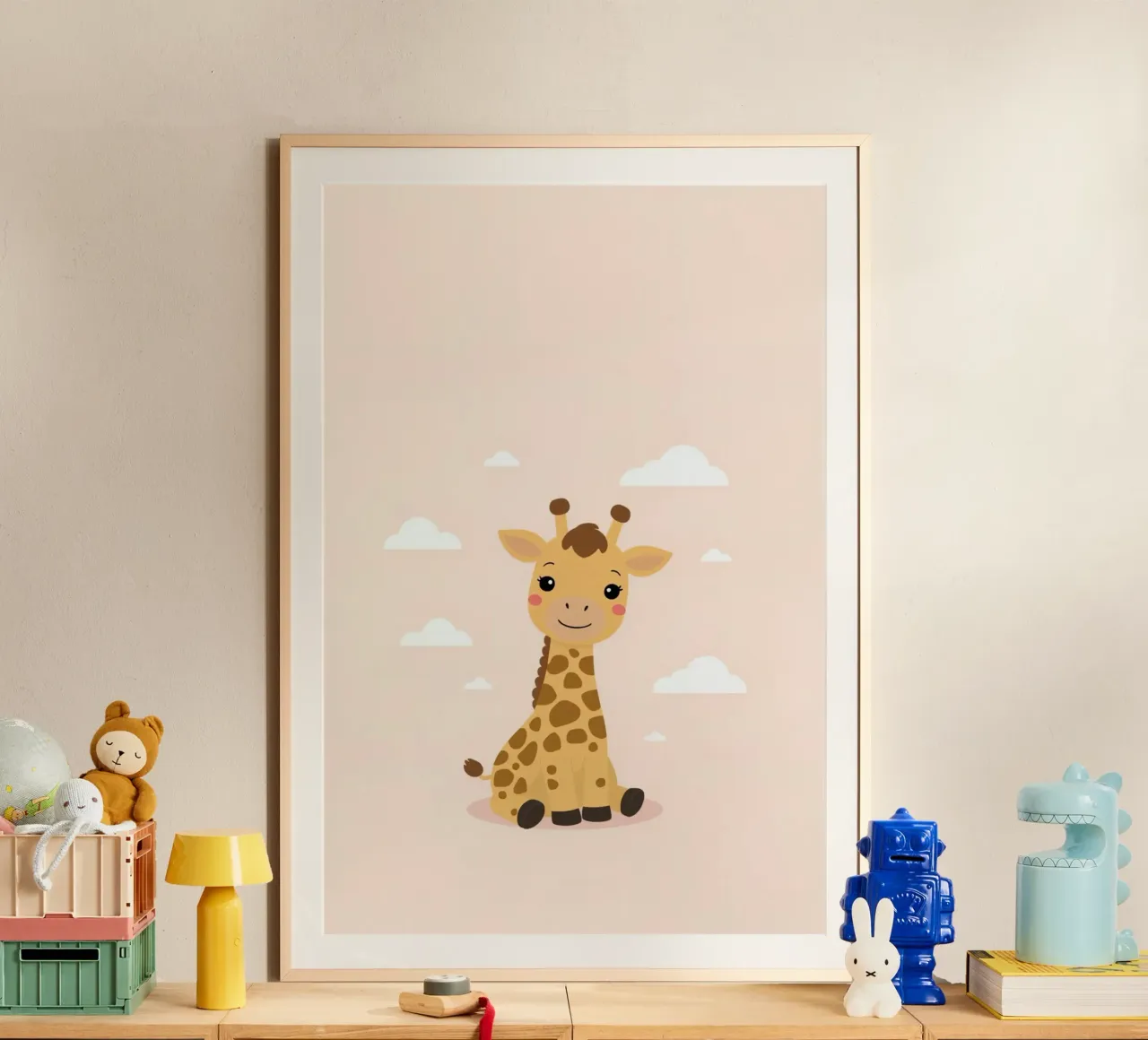 Carino Felice Cartoon Giraffa seduto con le nuvole poster da DesignDoodle