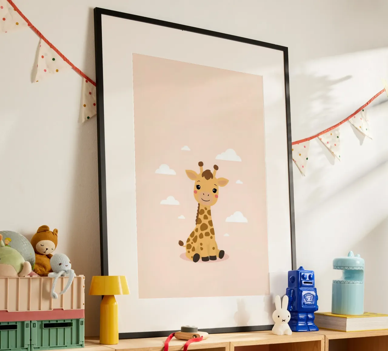 Carino Felice Cartoon Giraffa seduto con le nuvole poster da DesignDoodle