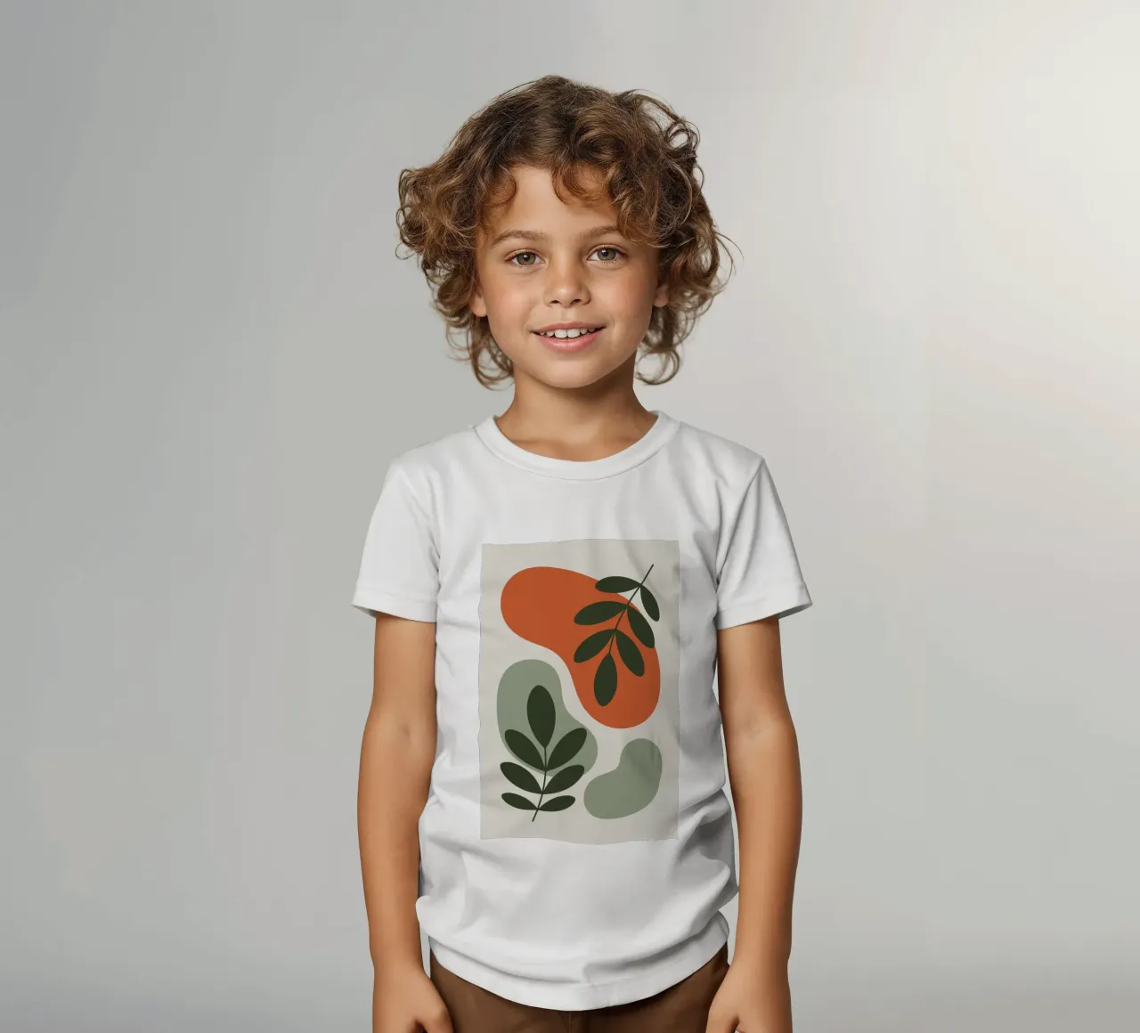 Overlapping Leaves on Organic Blobs t-shirt bambini da LisaArtes