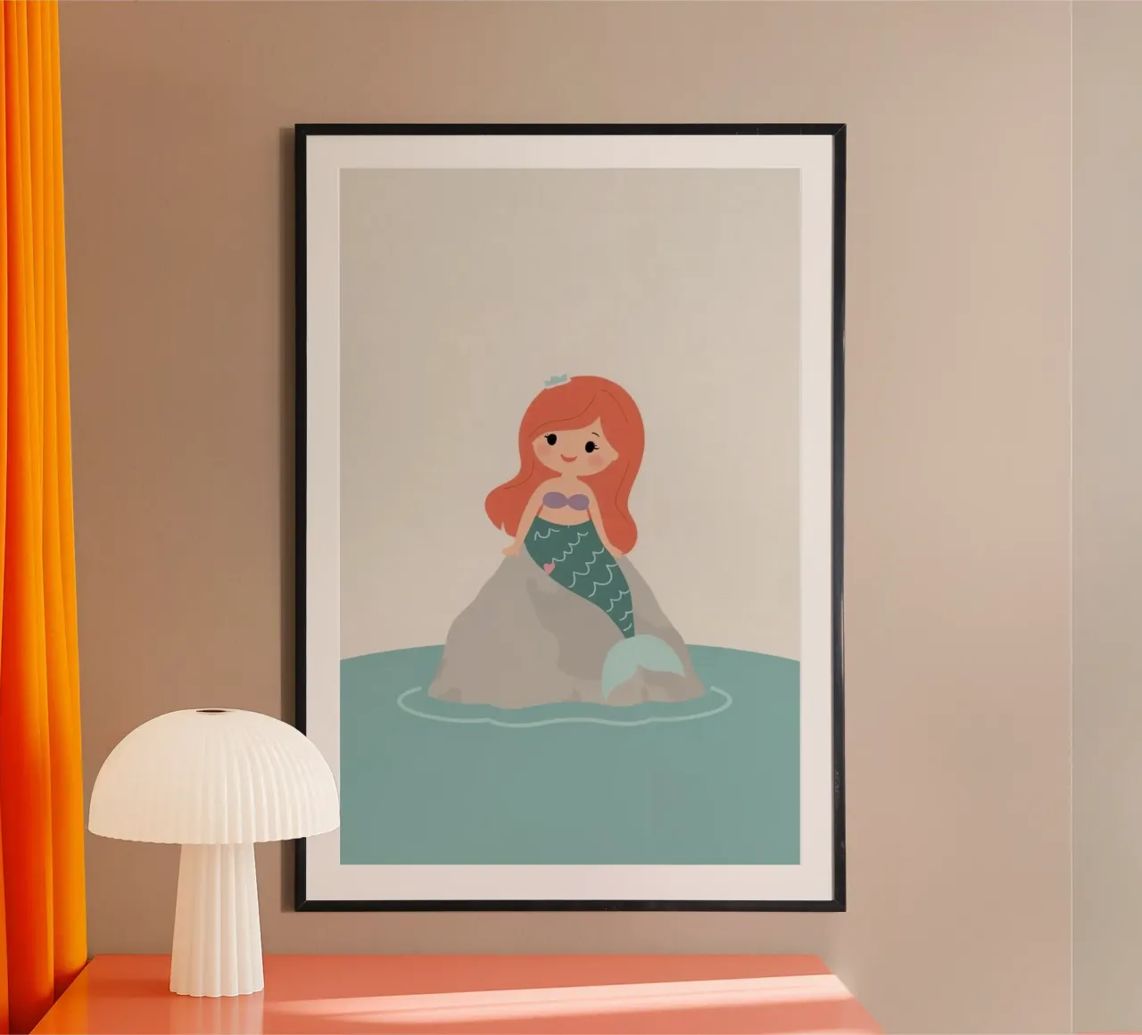 Simpática sirena de dibujos animados sentada en una roca poster de DesignDoodle
