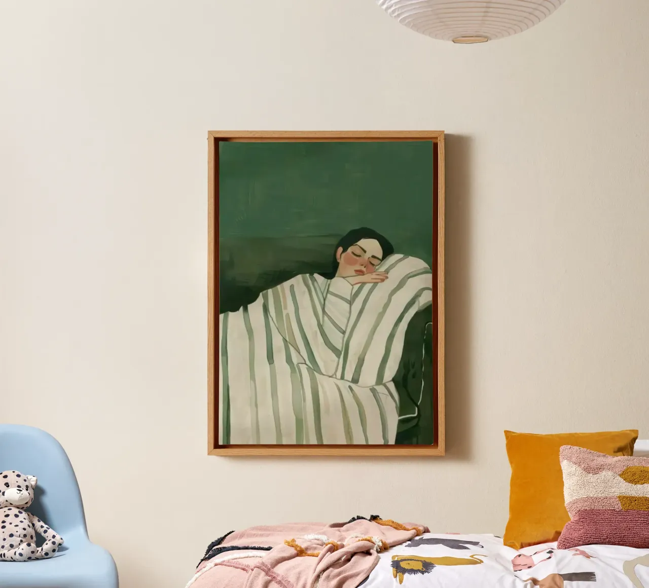 relax girl in couch tela con Cornice a cassetta da Josum